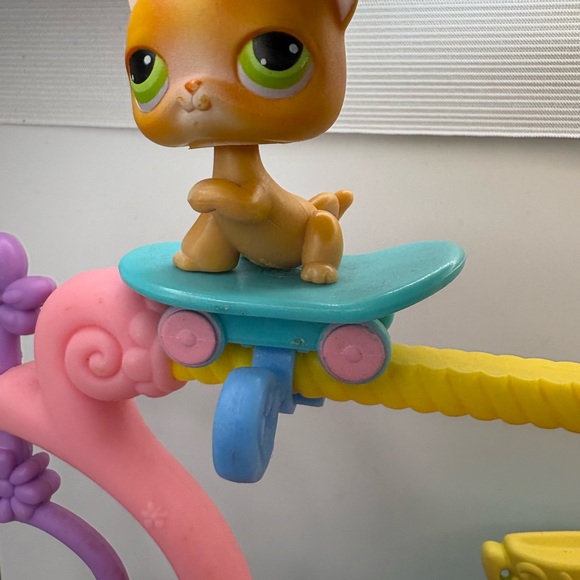 Littlest Pet Shop Circus Playset 🎪 w 3 Pets (Owl, Cat & Bunny - Picture 6 of 7